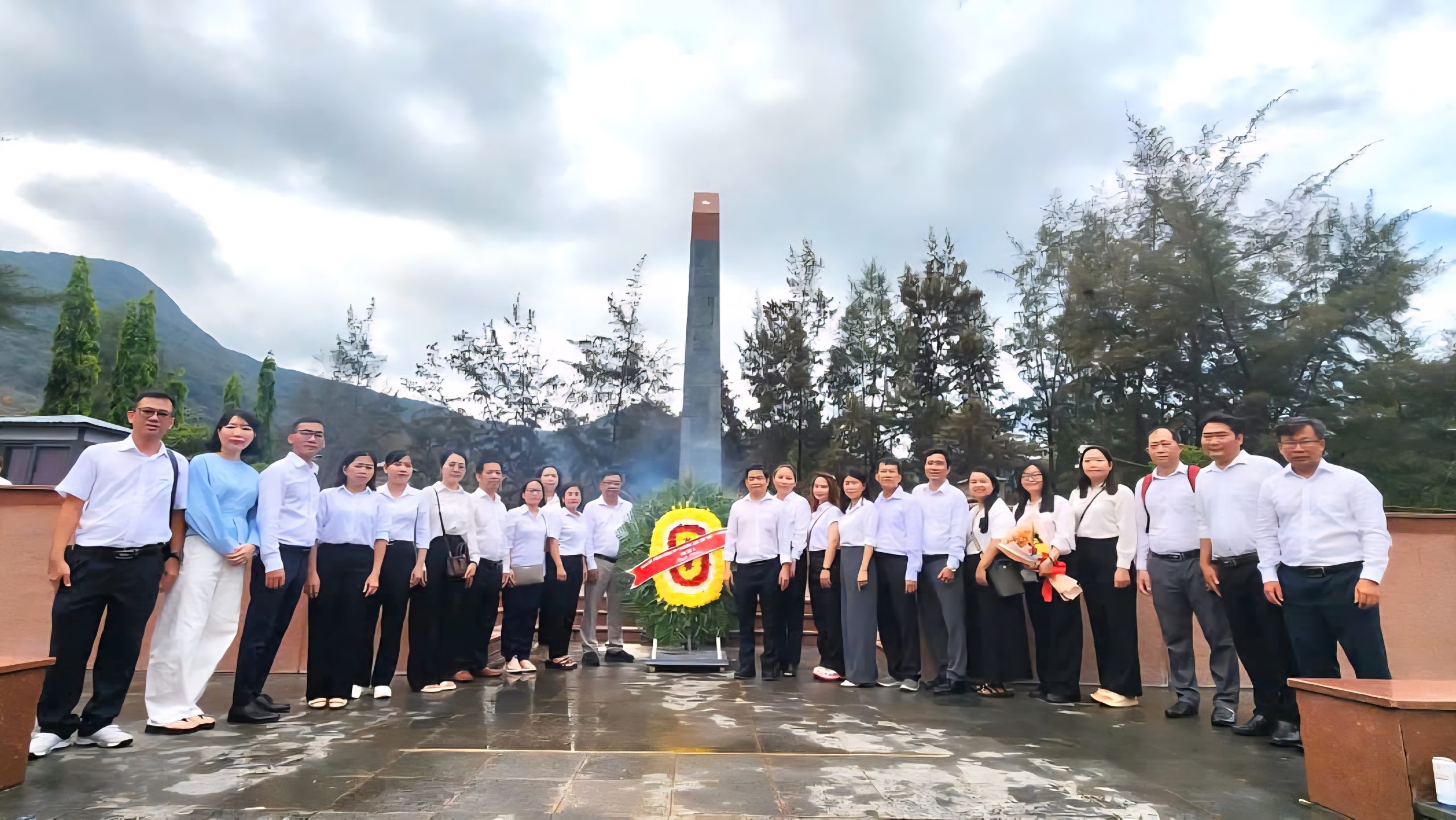 Đảng bộ SATRA: Chú trọng phát triển Đảng viên mới nhân dịp kỷ niệm 19/5 - Đảng bộ Satra